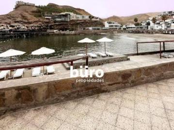 FRENTE AL MAR! CASA EN EXCLUSIVA PLAYA LA QUIPA!