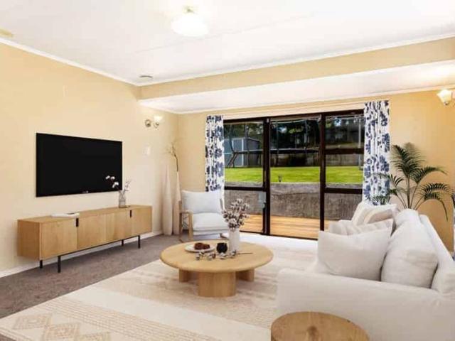 Fresh, Welcoming & Ready for You Ã¢ÂÂ Spacious Family Living in Waitangirua!