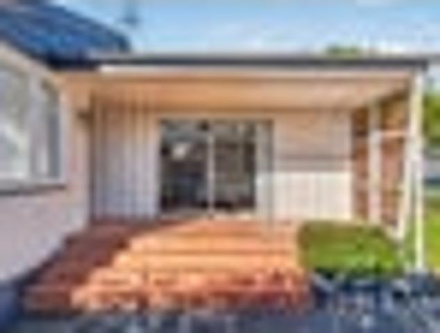 Fresh, Neat & Move In Ready BEO $499,000