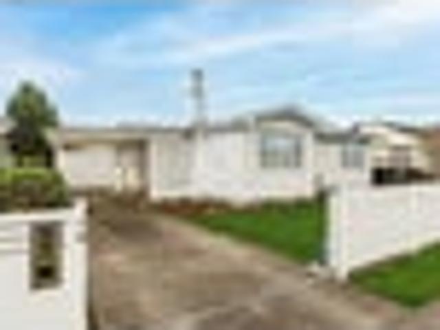 Fresh, stylish and move in ready!