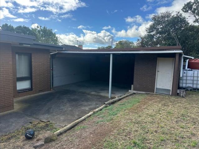 FRESHLY PAINTED THREE BEDROOM FAMILY HOME