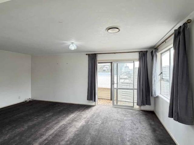 Freshly Refurbished Family Home in Prime Totara Heights Location