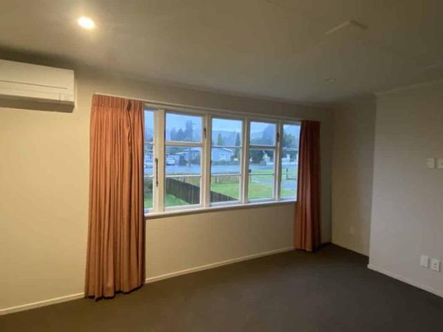 Freshly Renovated 2 Bedroom Flat