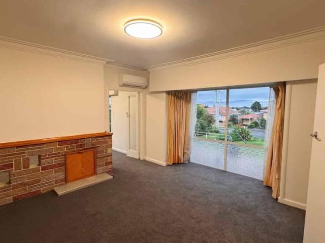 Freshly Renovated 3 Bedroom Home in Prime Hillcrest Location