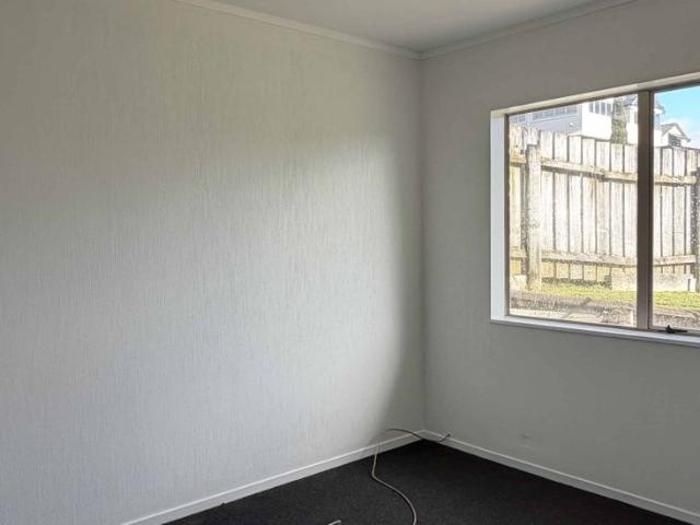 Freshly Updated Family Home in Sought After Otumoetai Available Now!