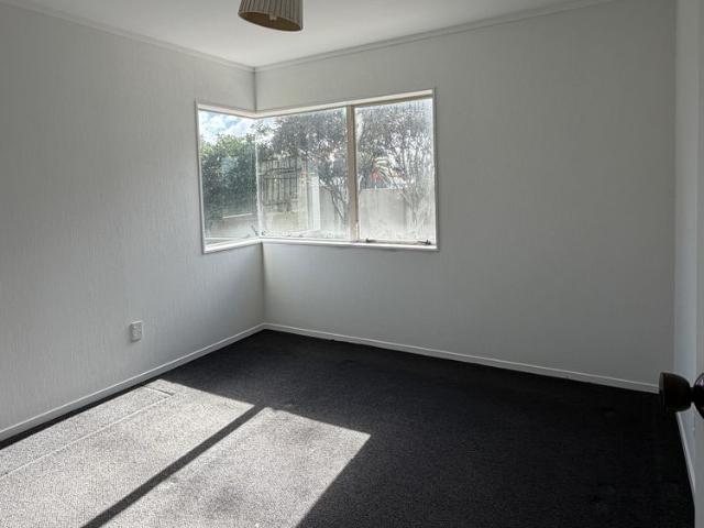 Freshly Updated Family Home in Sought After Otumoetai Available Now!