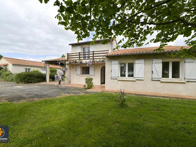 Fressines Location Maison 79