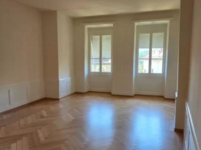 FRIBOURG RUE DE LAUSANNE 34 MAGNIFIQUE 5.5 PIECES RENOVE AU 2EME ETAGE