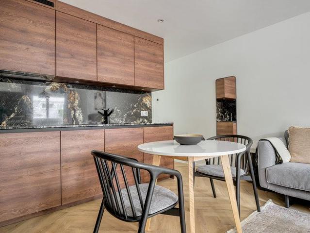 Friesenbergstrasse 221