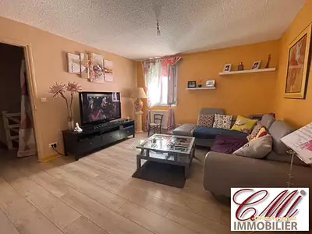 Frignicourt 51300 Location appartement 5 pièces t5 au dernier étage