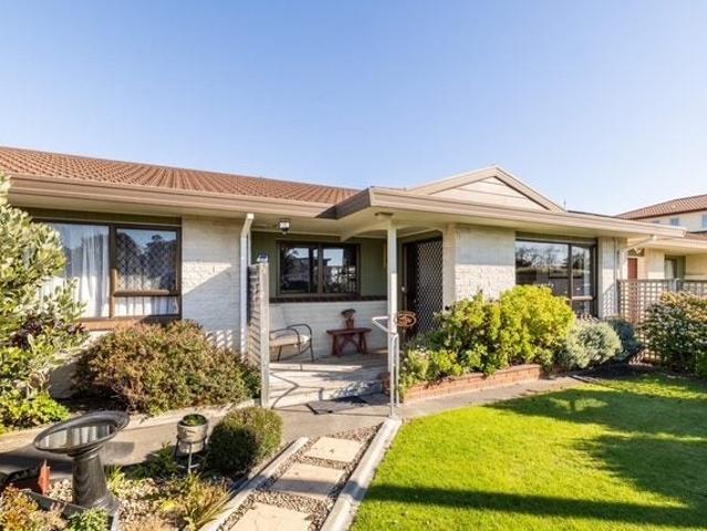 Frimley, 2 bedrooms