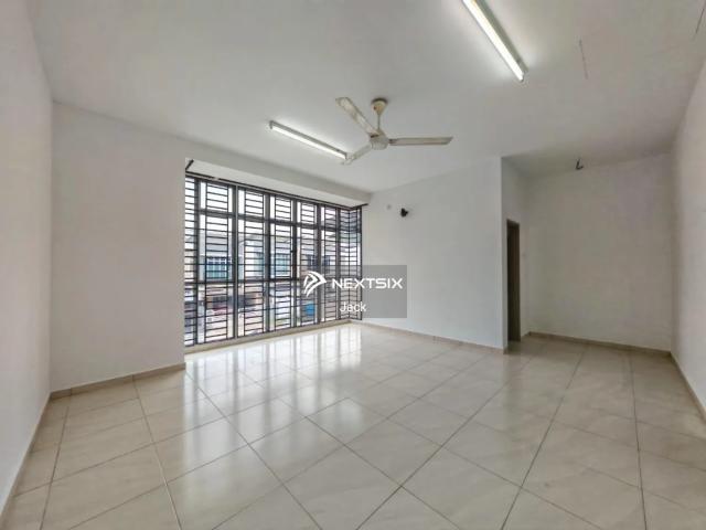 Fringe Villa 3 Story Cluster House Sell in lost owner migrated SPA Price RM2.1 mils Now selling RM1.6mils