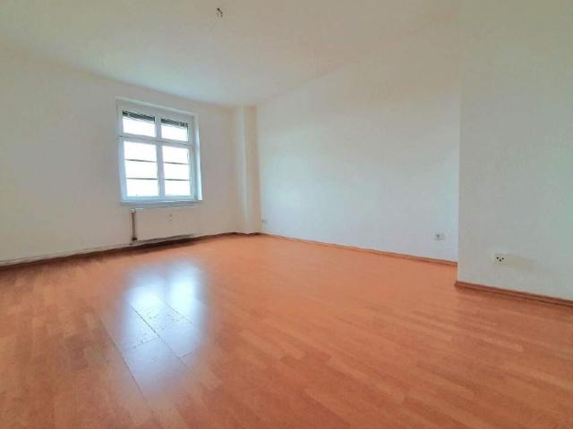 Frisch saniert vor Einzug gut gelegene 3 Raum Wohnung in zentraler Lage MIETEN!