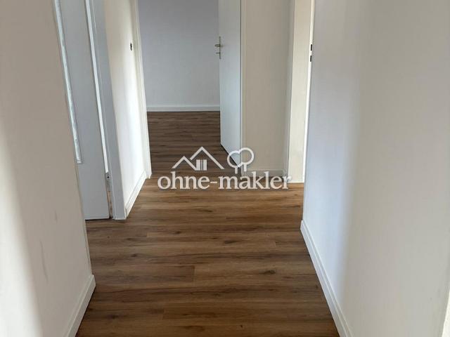 Frisch sanierte 3 Zimmer Wohnung mit Tageslichtbad