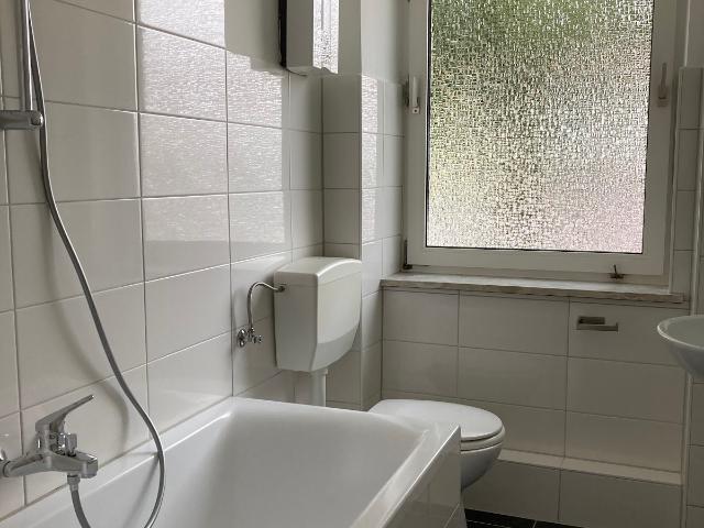 Frisch sanierte 2 Zimmer Wohnung mit Wohnküche in zentraler Lage