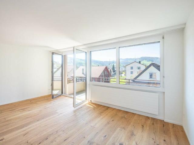 Frisch sanierte 4.5 Zi. Wohnung an idyllischer Lage