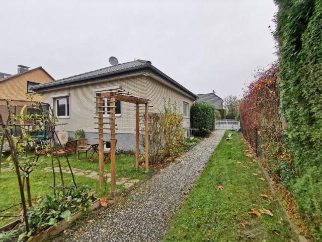 frisch sanierter, freistehender Bungalow ohne Makler