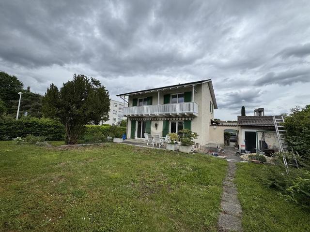 FRISCH RENOVIERT, FREISTEHEND, EINFACH ZUHAUSE