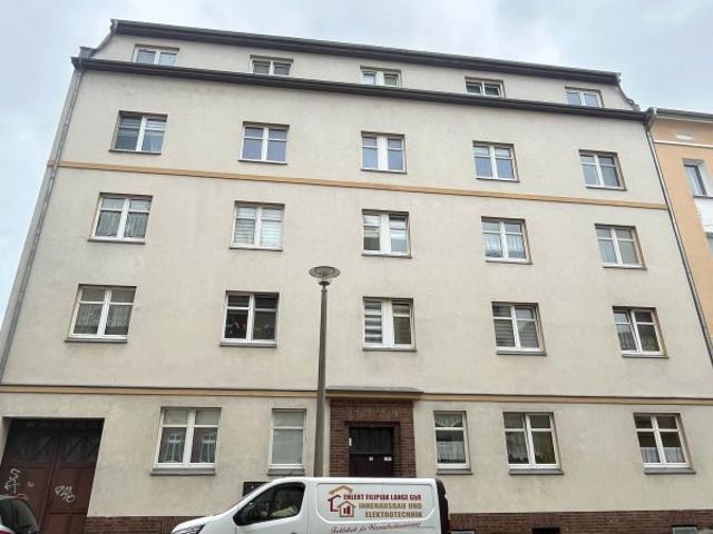 Frisch Renoviert! 3 Raum Wohnung nahe dem Stadtzentrum
