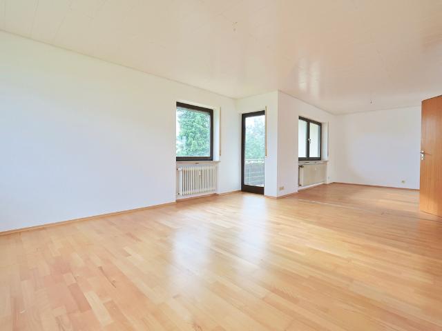 Frisch renovierte 4 Zimmer Wohnung mit zwei Balkonen in ruhiger Lage von Erbach