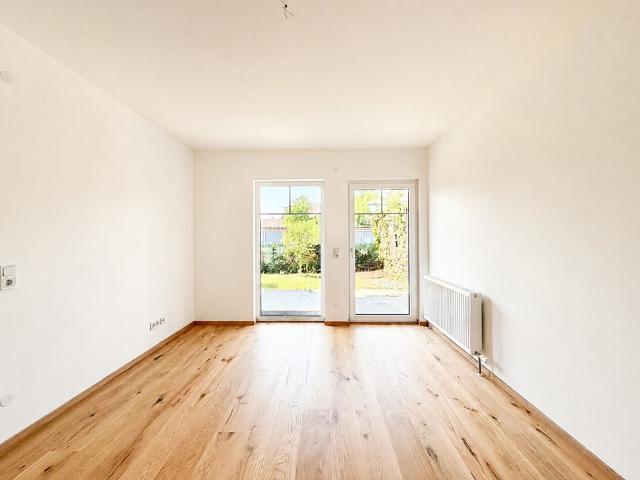 Frisch renovierte 3 Zimmer Wohnung mit Garten, Parkplatz und barrierefreiem Zugang in Neuzeug