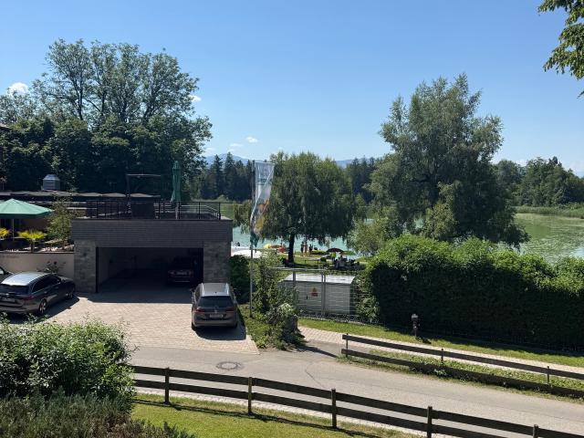 Frisch renovierte 3 Zimmer Wohnung am See