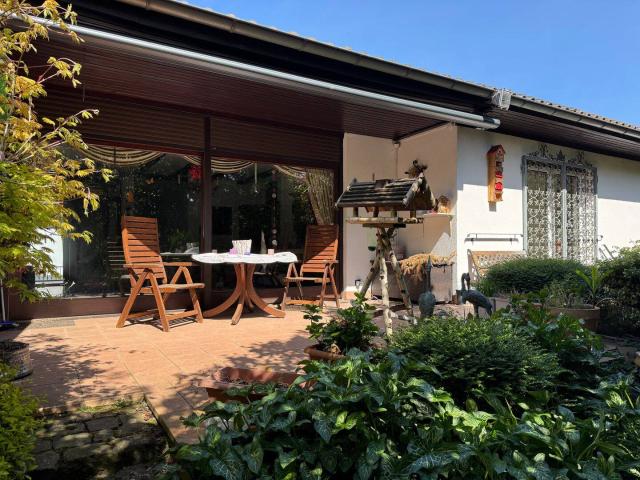 !FRÜH Immobilien: Großzügiger Bungalow in guter Wohnlage von Lampertheim