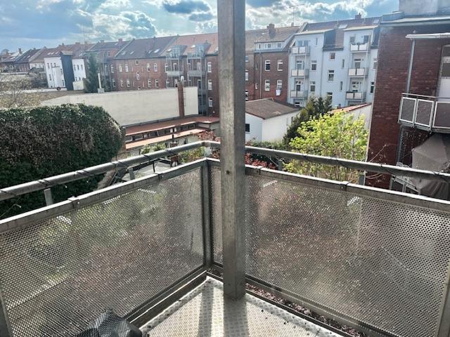 FRÜHLING AUF IHREM SONNEN BALKON! Attraktive 2 Zi. Wohnung, Einbaukücheübernahme möglich