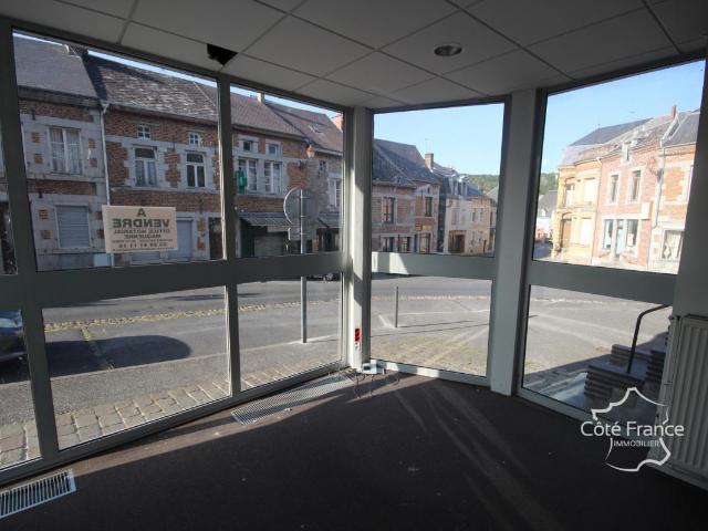 FUMAY Grand local commercial de 218 m2
