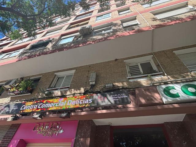 FUNCIONARIOS. SANITARIOS. ESTUDIANTES.