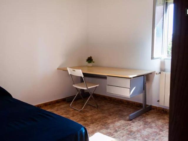 Functional room for rent in 3 bedroom apartment, Getafe