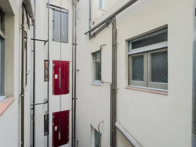 Functional room to rent in 7 bedroom apartment in beautiful Eixample Esquerra