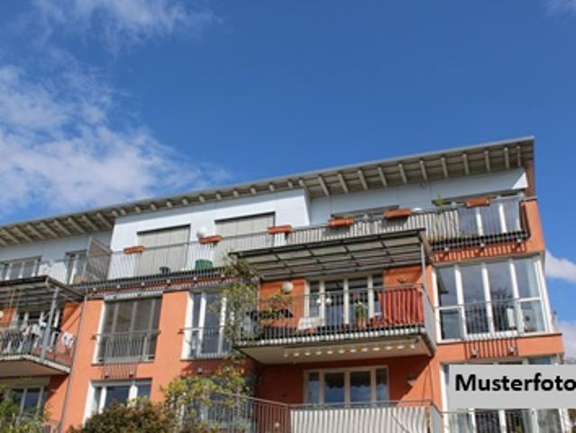 Fünffamilienhaus, Balkon, Terrasse