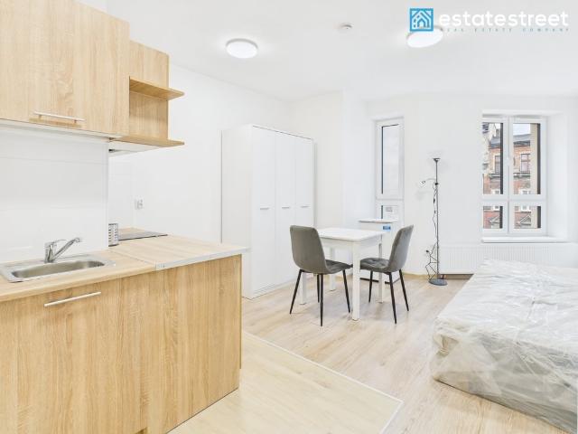 Funkcjonalne 27 m² w centrum Katowic z balkonem i windą