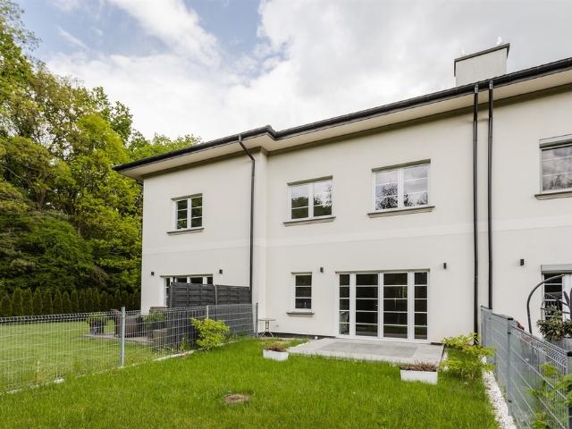 Funkcjonalny dom w sąsiedztwie Lasu Kabackiego Villa Mia