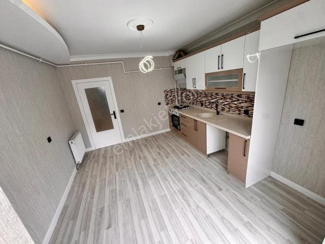 Fuat Çetin'den Ovacık Da Orta Kat 4+1 170 M2 Lüx Yapılı Asansrlü