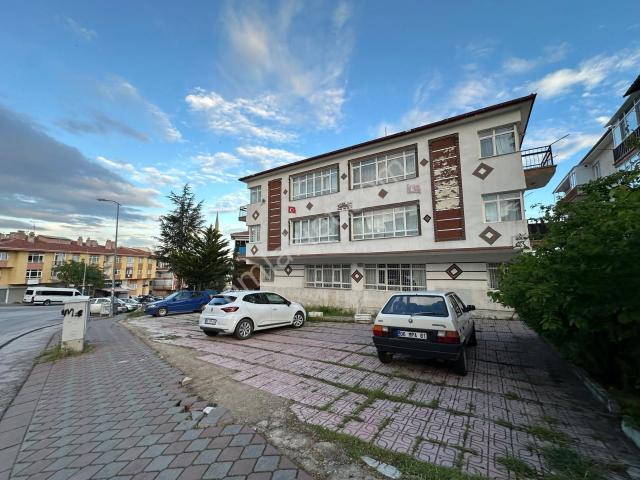 Fuat Çetin'den Merkez Camii Yanında 2.kat Ön Cephe 130 M2 Fırsat