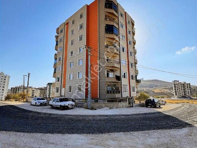 Fuar Alanına Yakın Süper Satılık 2+1 Bakımlı Daire