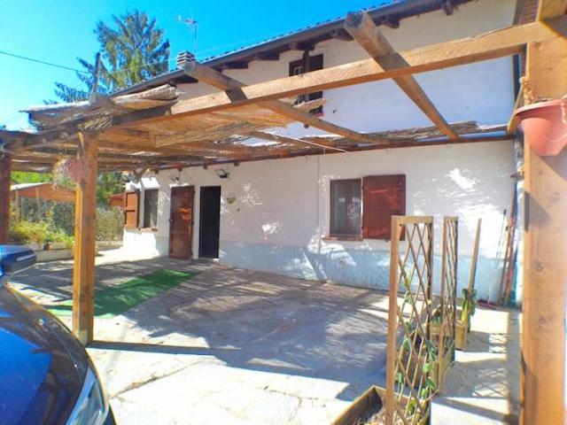Fubine vendesi casa affiancata 4 vani 100 Mq