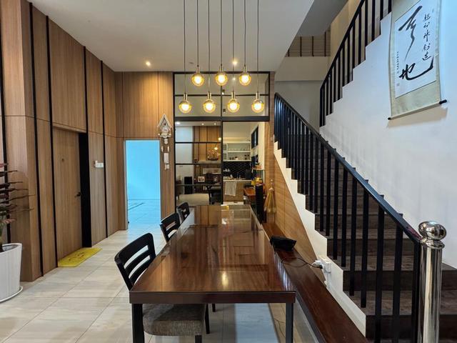 Fulton Park Duplex Apartment at Jalan Central Timor Kuching for Sale