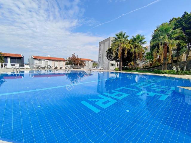 Full Deniz Manzaralı Kuşadası Merkezi'nde 5+2 Satılık Villa