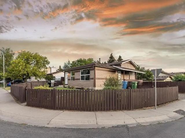 Full Detached Home, Large corner lot, RV Parking, Powered hobby shed