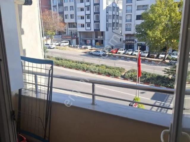 Full Eşyalı Balkonlu Anayola Sıfır