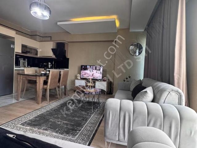 Full Eşyalı, Site İçinde 1+1 Metrobüsün Dibinde