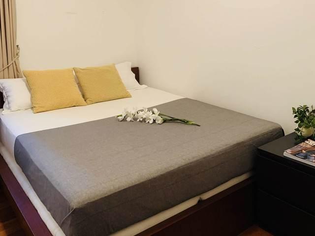 Full Furnish Big Queen Room Downtown MRT Expats Choice, Just inside CBD Area