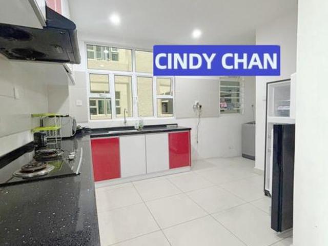 FULL FURNISH WITH 3 BEDROOMS Summerton 2 Parking Bayan Lepas