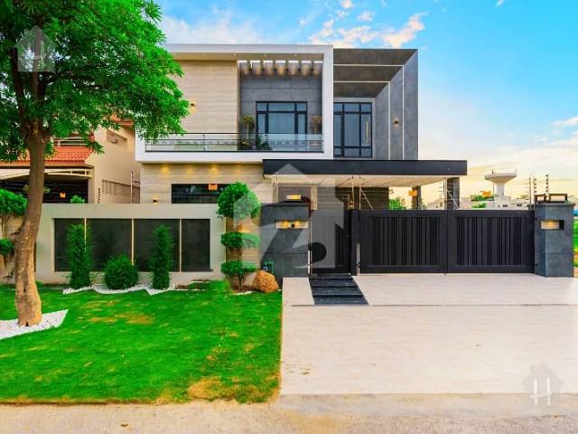Full Furnished 1 Kanal Out Standing Top Quality Ultra Modern House For Sale Near To Park Very Reasonable Price