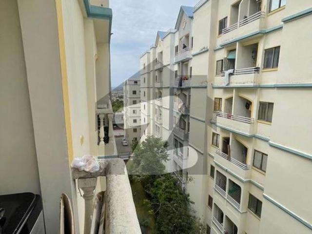 Full furnished 2 bed for rent al ghurair giga