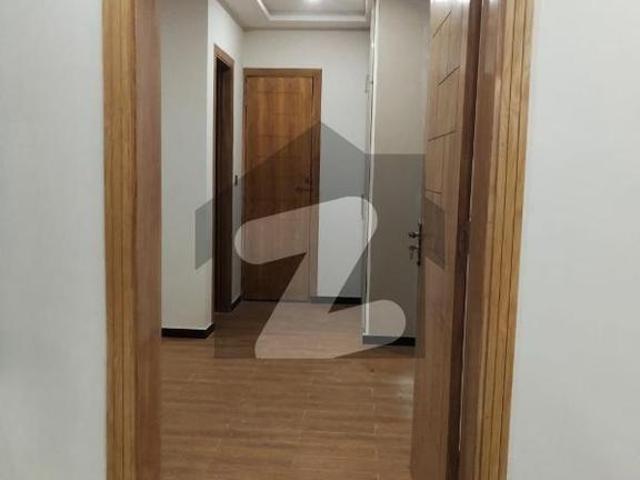 Full house available for rent in e11 e 11