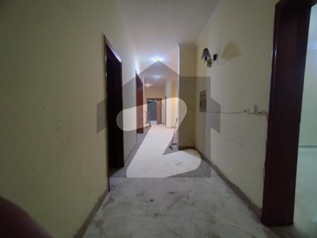 Full House For Rent In Cavalry Ground 4 Bed Attach Bath Tv Lounge Drawing Room 2 Car Parking Vip Location Near To Khalid Masjid Cavalry Ground